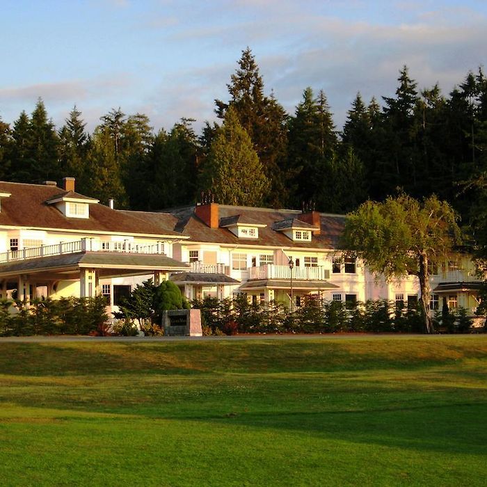 Central hotels in Qualicum Beach